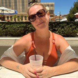 Meet your Posher, Courtney